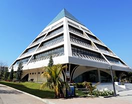 Jagran Lakecity University, School of Law