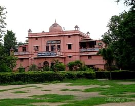 Avadh Girls' Degree College