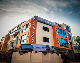 Inter National Institute of Fashion Design - [INIFD]