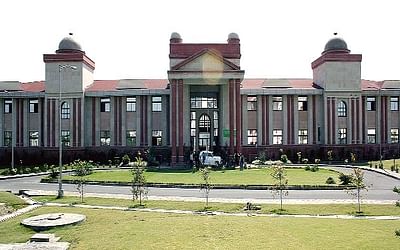 Doon University: Applications (Open), Courses, Admission, Fees, Placement, Scholarship Doon University: Applications (Open), Courses, Admission, Fees, Placement, Scholarship