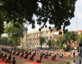 Deshbandhu College