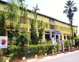 Holy Cross Women's College