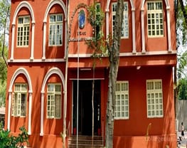 VT Choksi Sarvajanik Law College