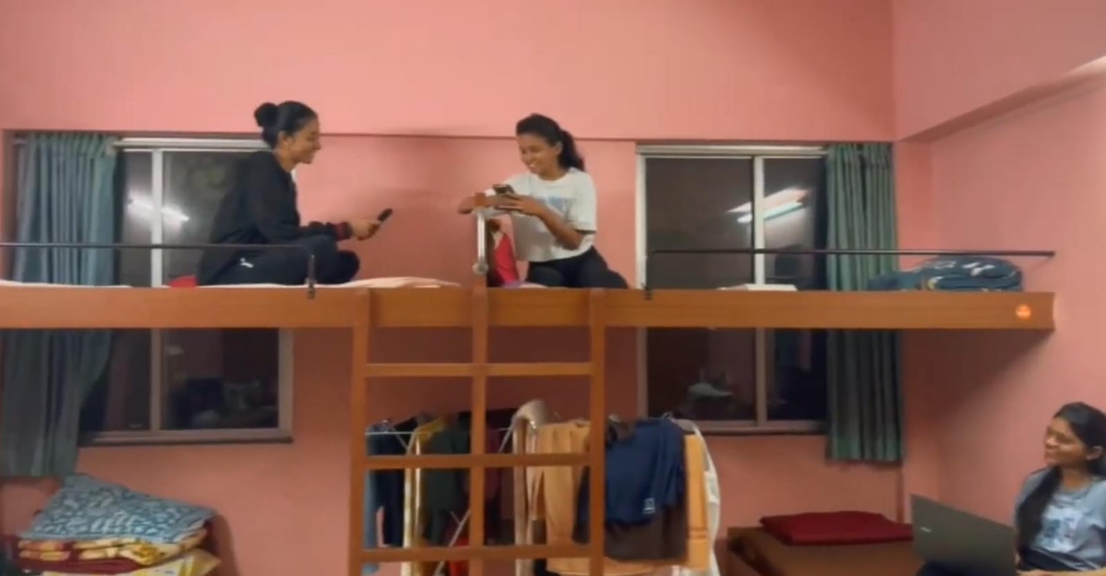 iFEEL Pune Hostel