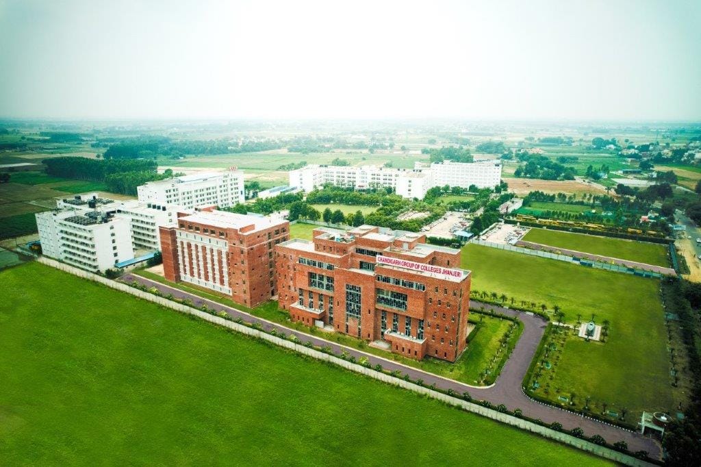  Campus photo (1) by Dewannk Saboo